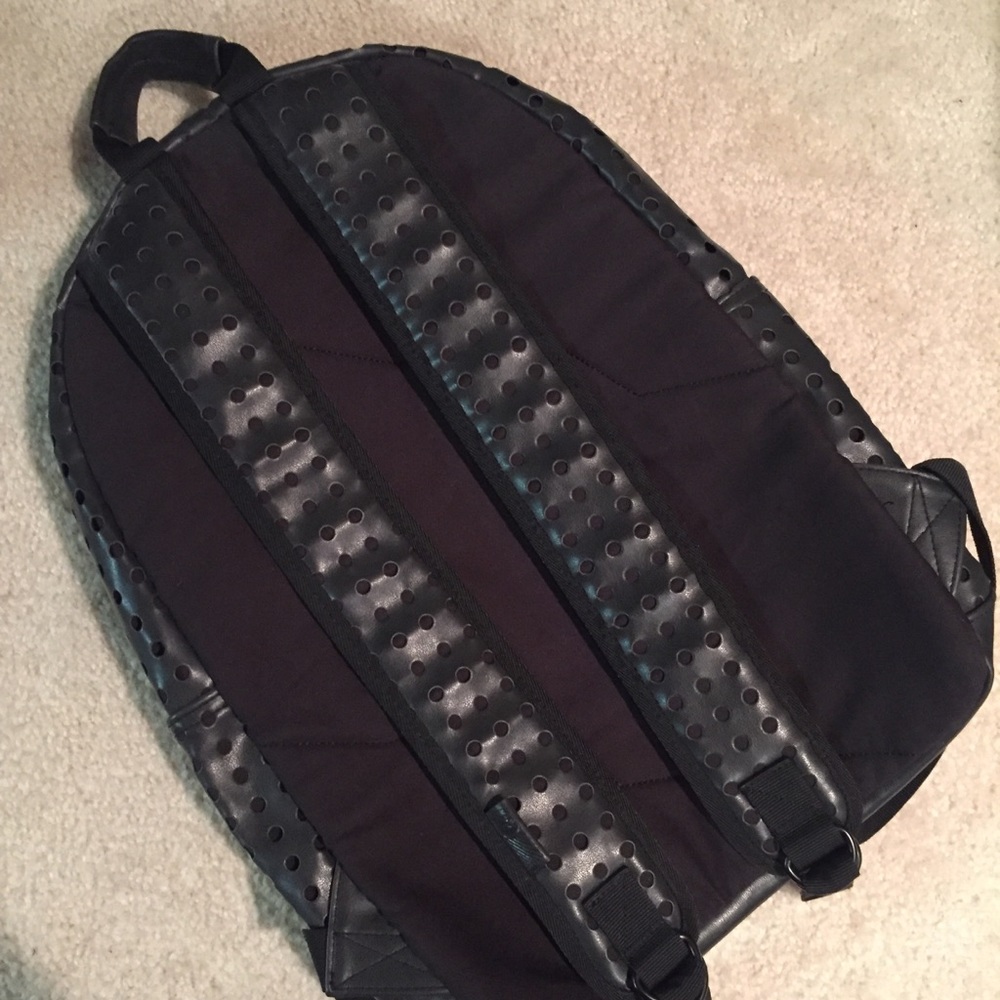 Black Volcom Backpack - Picture 3 of 6
